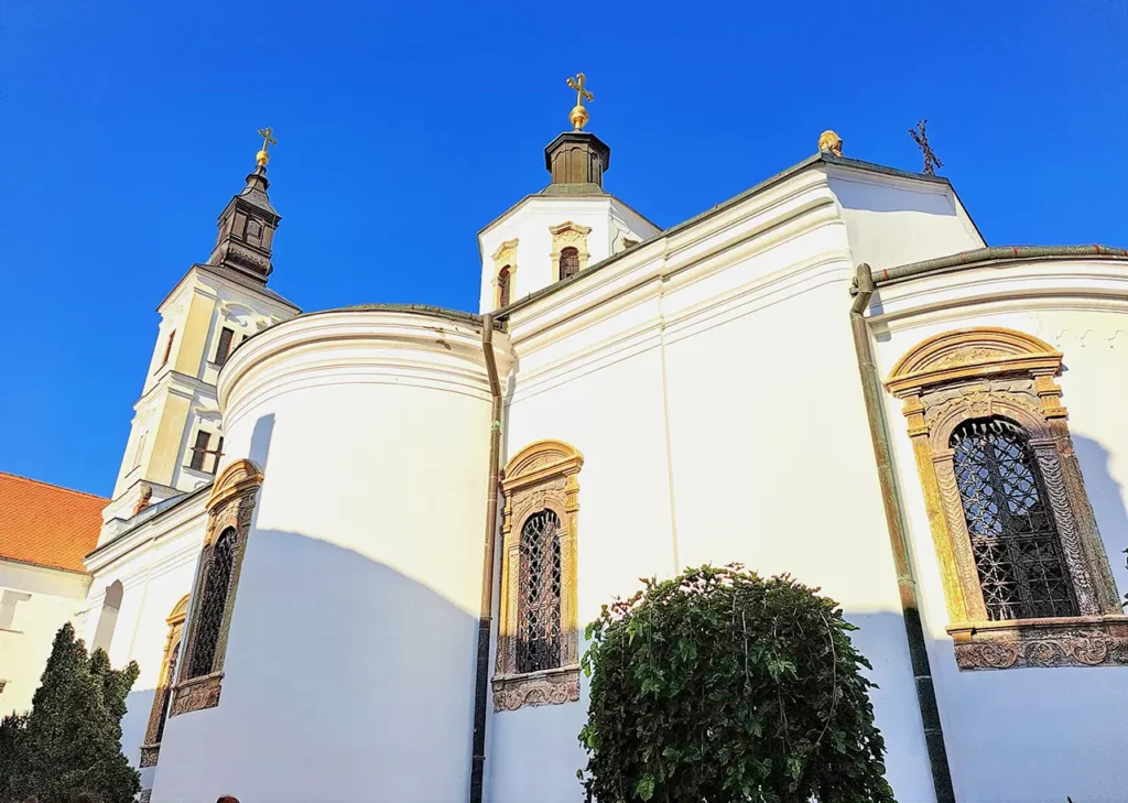 Fruškogorski manastiri, Krušedol, crkva