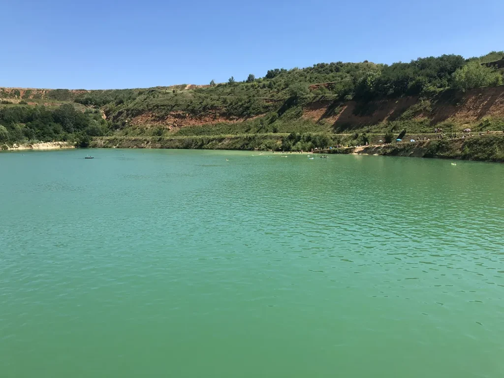 jezero beli kamen